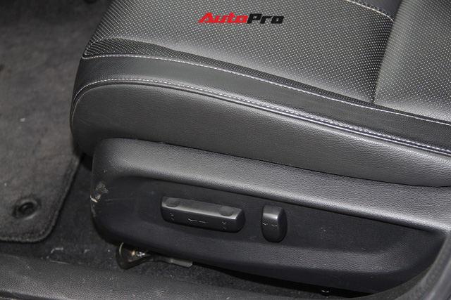 Giá thấp hơn 140 triệu đồng, Honda Civic phiên bản mới bị cắt giảm gì so với bản đủ?